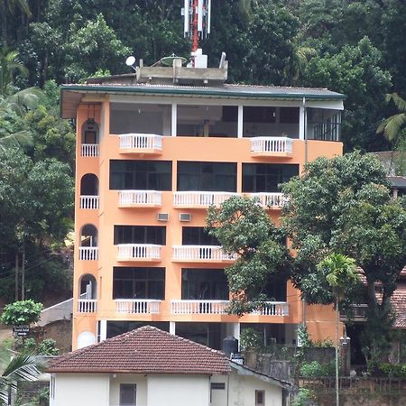 Majestic Tourist Hotel Kandy Exterior foto