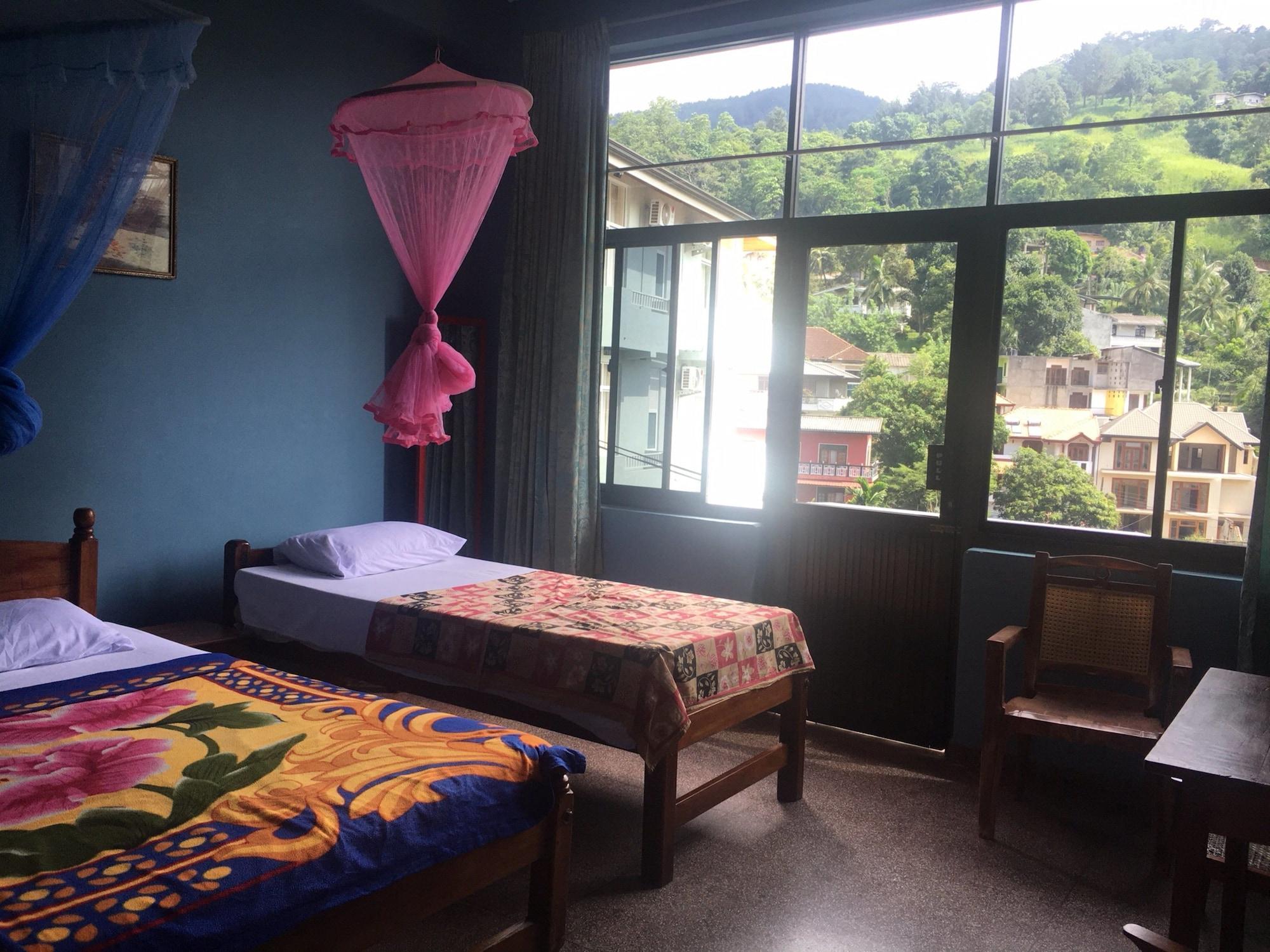 Majestic Tourist Hotel Kandy Exterior foto