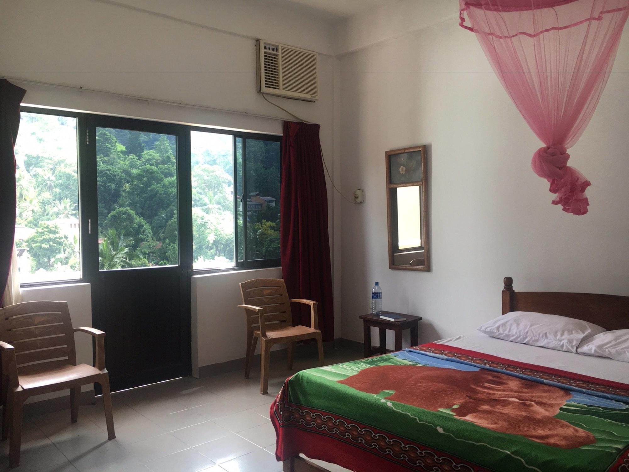 Majestic Tourist Hotel Kandy Exterior foto