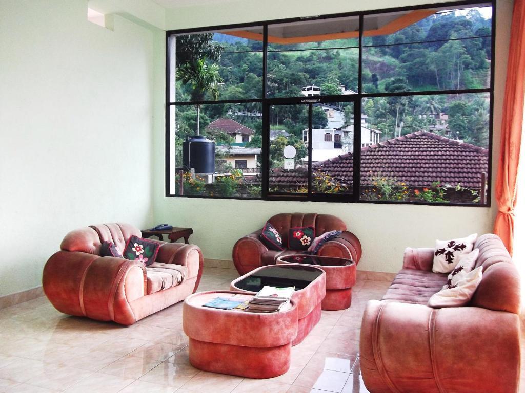 Majestic Tourist Hotel Kandy Exterior foto