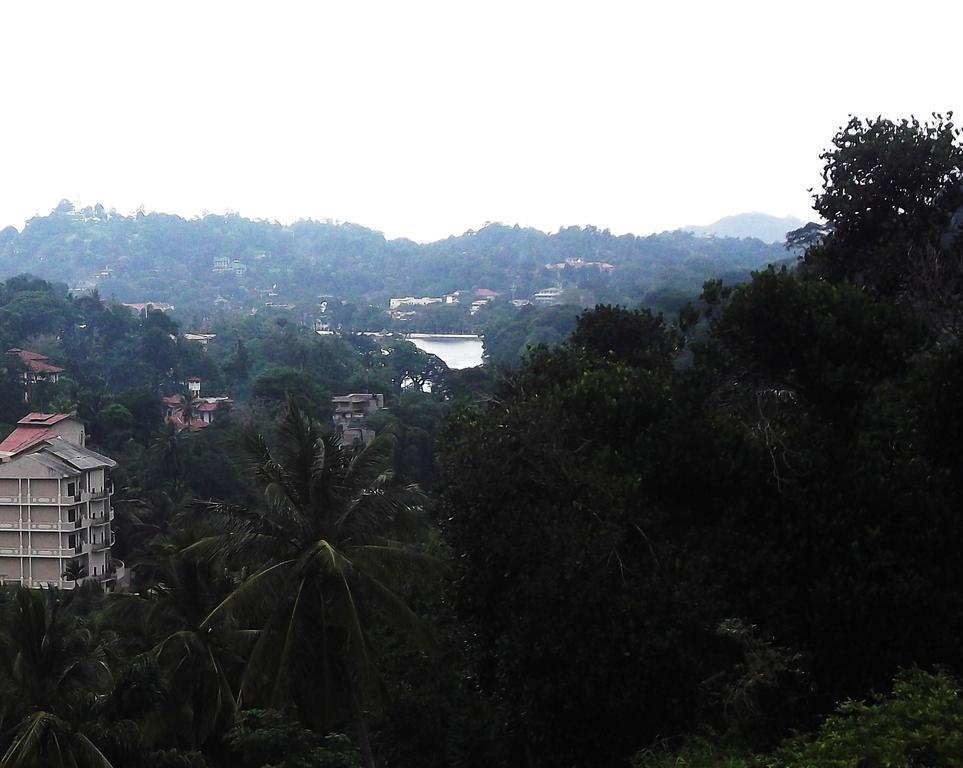 Majestic Tourist Hotel Kandy Exterior foto